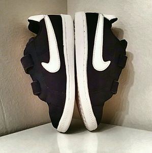 Boys Nike tennis shoes